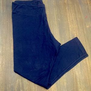 Women’s plus dark blue leggings
